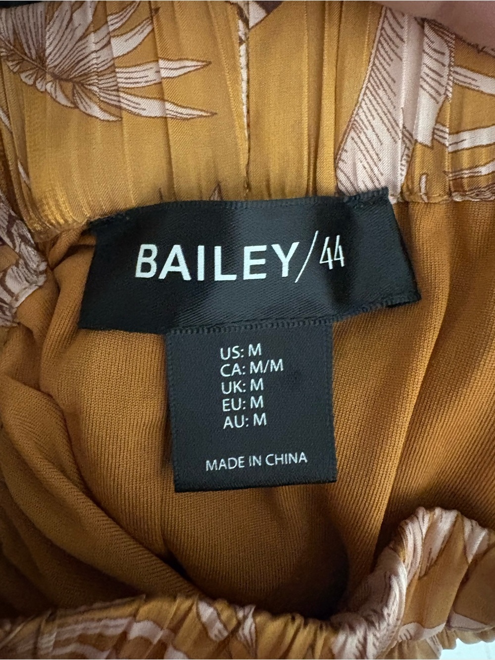 Bailey 44 Pleated Skirt Size Medium Jungle Tropical Modest tiger Lion - Picture 2 of 8